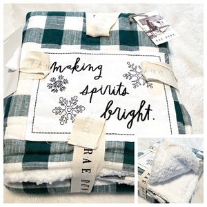 NWT Rae Dunn MAKING SPIRITS BRIGHT Buffalo Check Sherpa Blanket Throw
